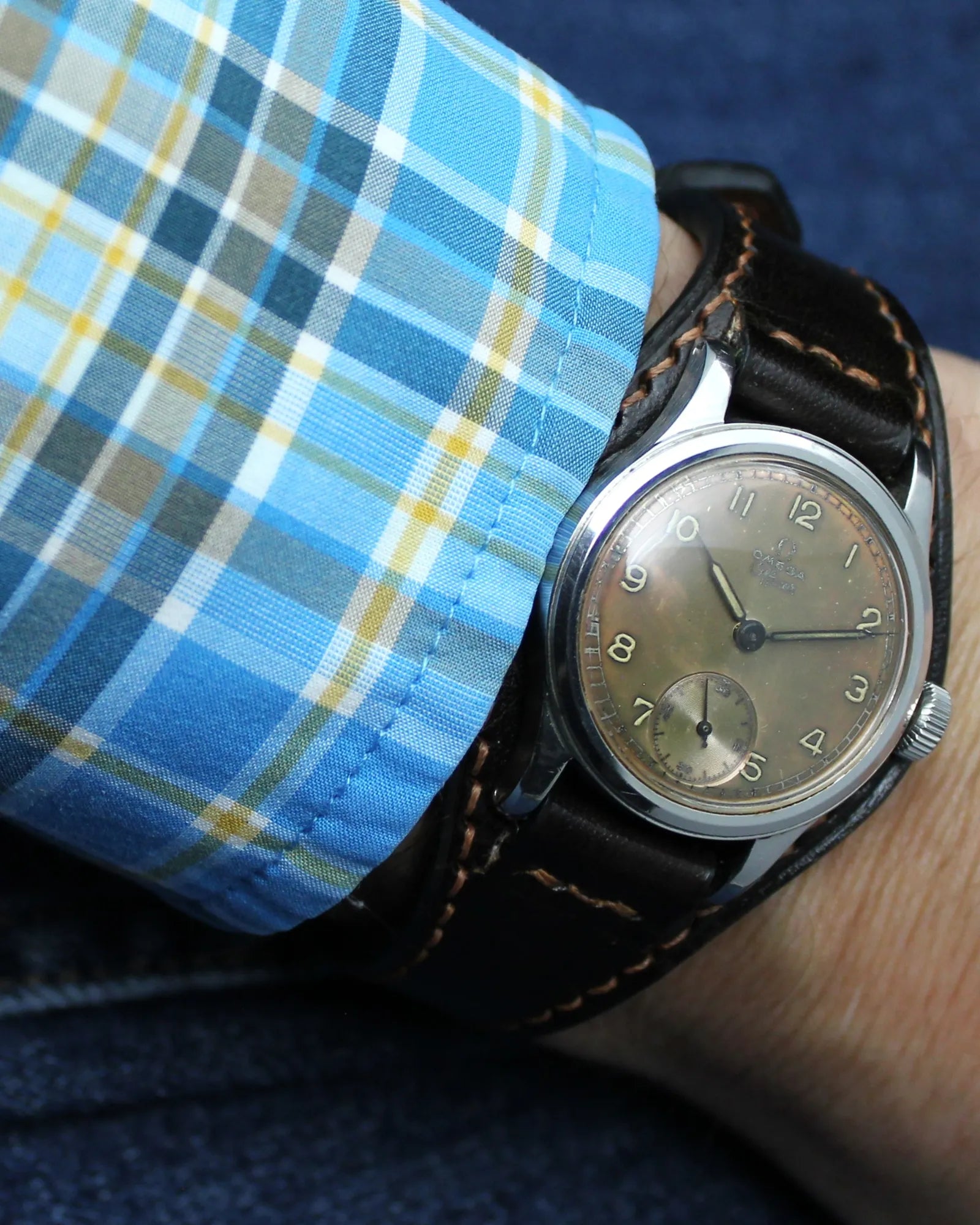 Omega Officer Military 'Tropical' - Ref.2299 - Cal.26.5 - (1943)