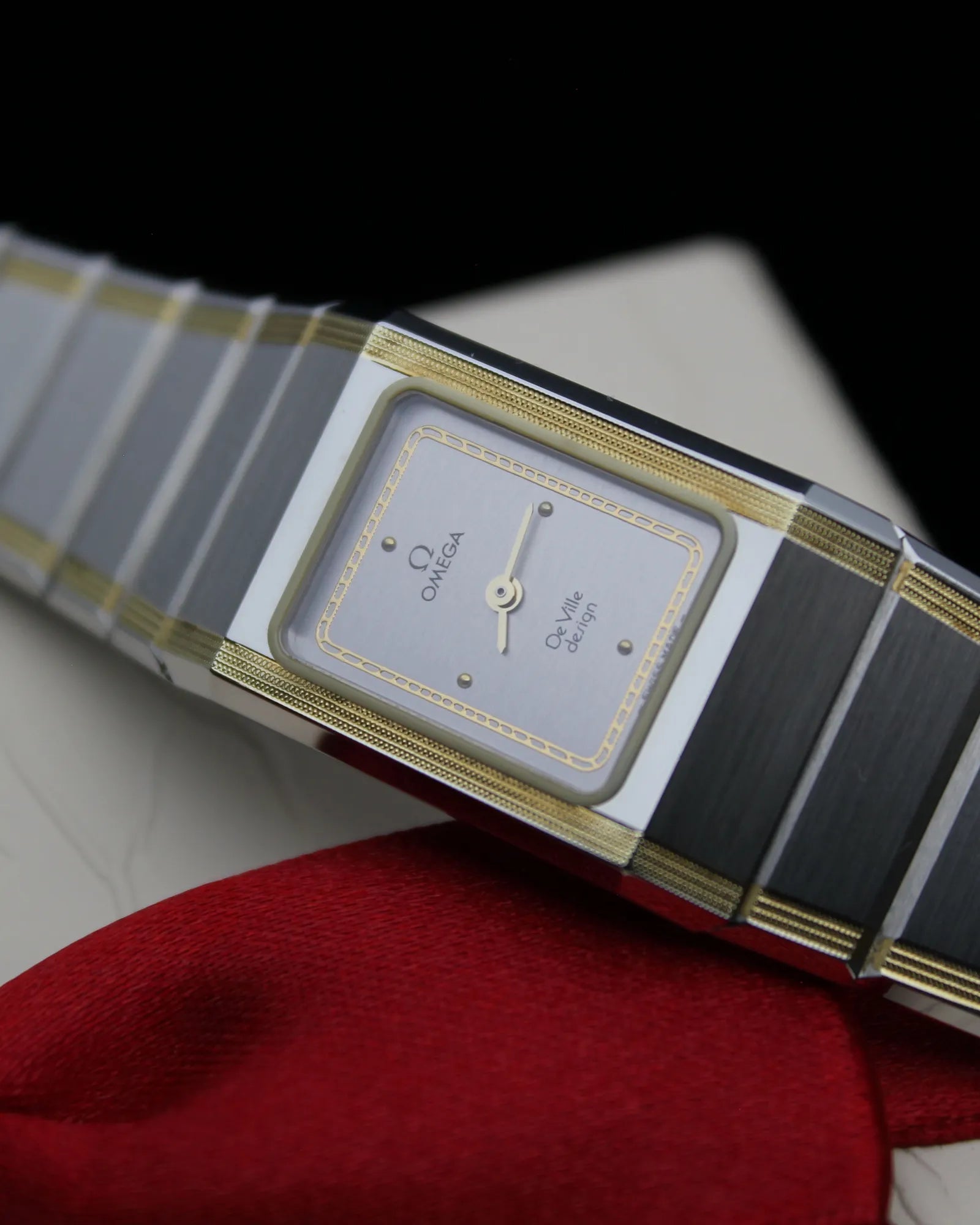 Omega De Ville Design Gold Plated - Ref.595.0034/795.0820 - Cal.1387 - (1982)