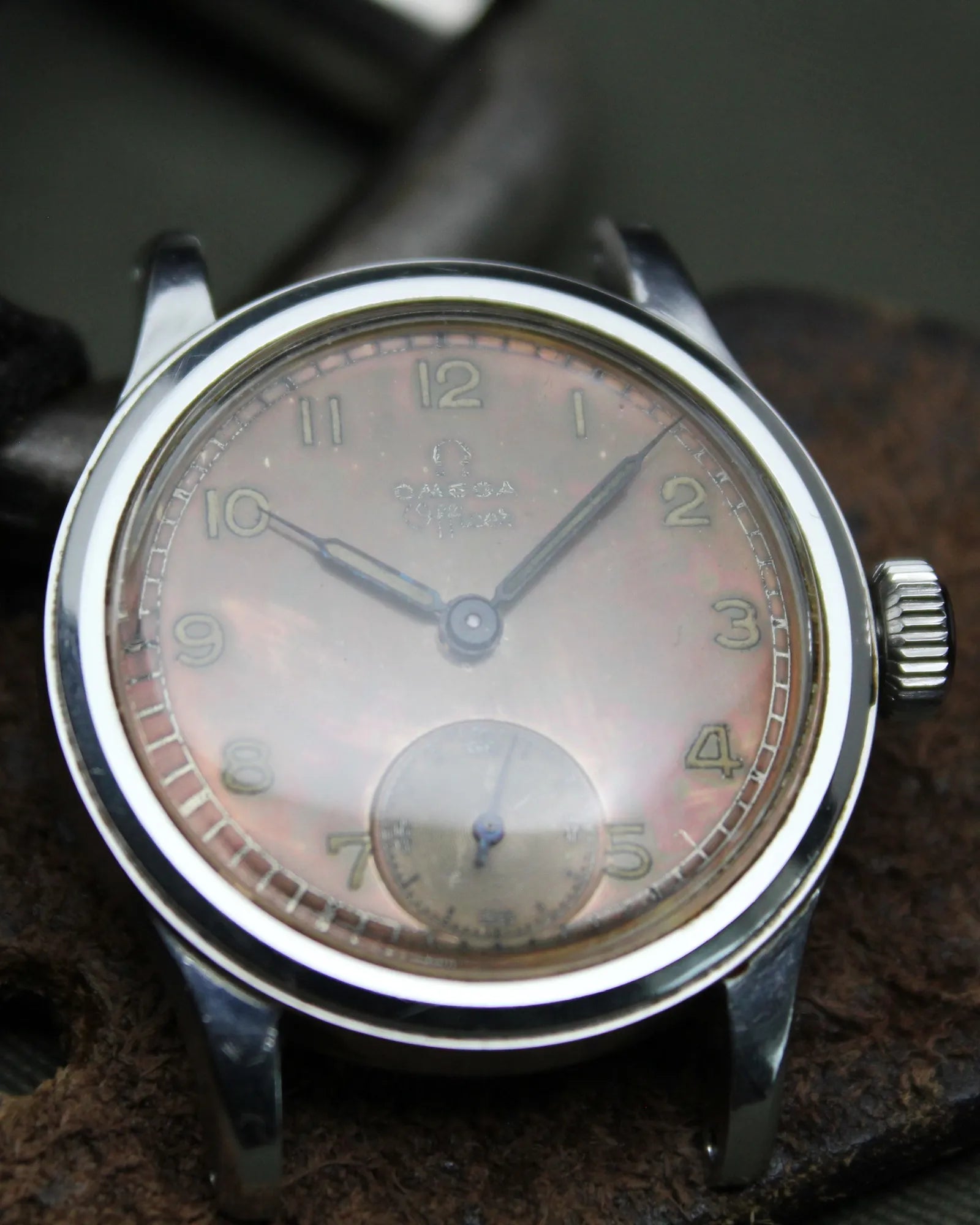 Omega Officer Military 'Tropical' - Ref.2299 - Cal.26.5 - (1943)