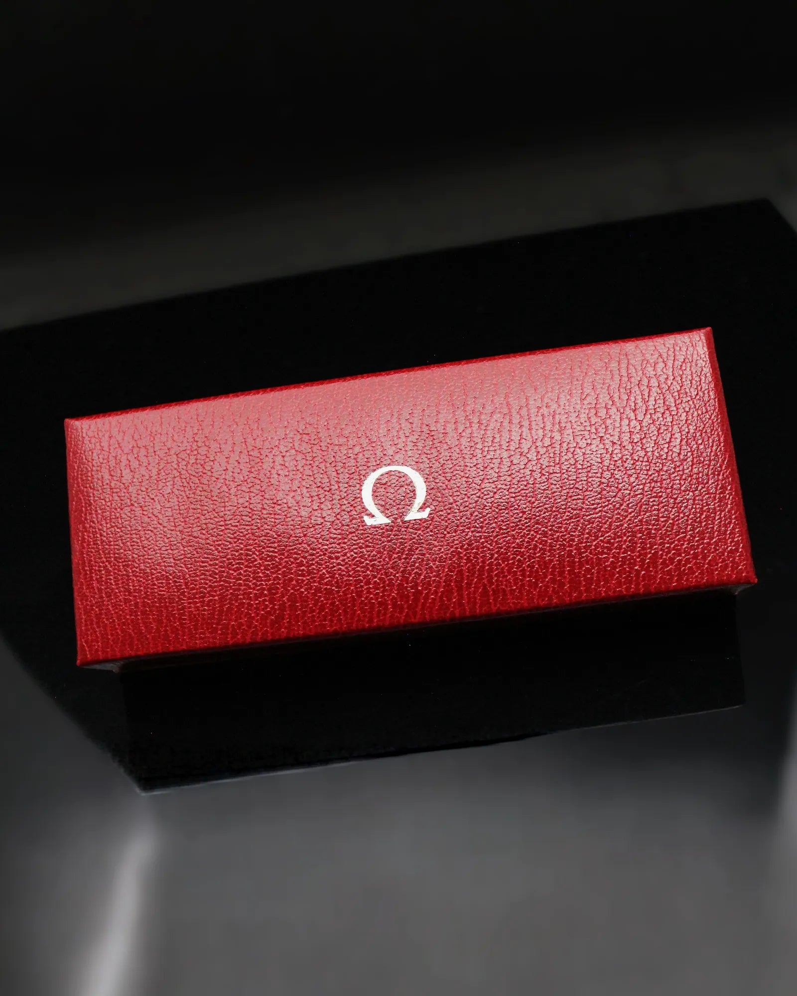 Vintage Omega Red Slim Textured Dress Watch Box - Ref.MR6-286 - (ca. 1960s - 1970s)