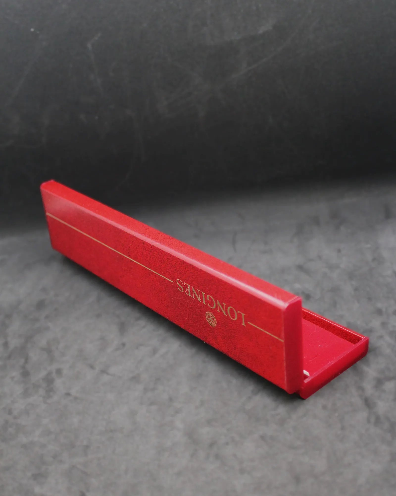 Vintage Longines Red Slender Dress Watch Box – Depuis 1867 (ca. 1965-1981)