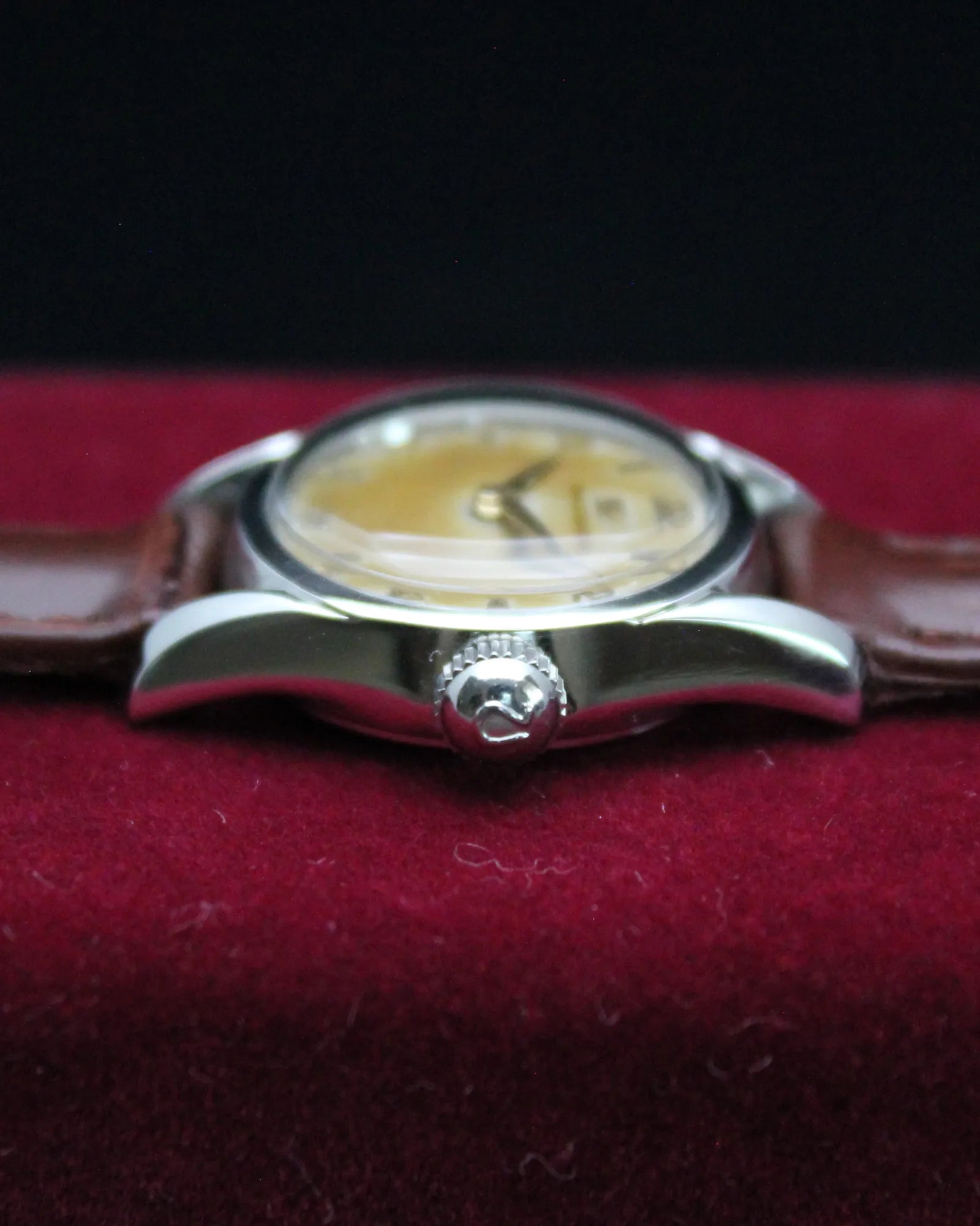 Omega Classic Ladies 'Tropical Coffee' - Ref.2668 - Cal.244 - (1952)