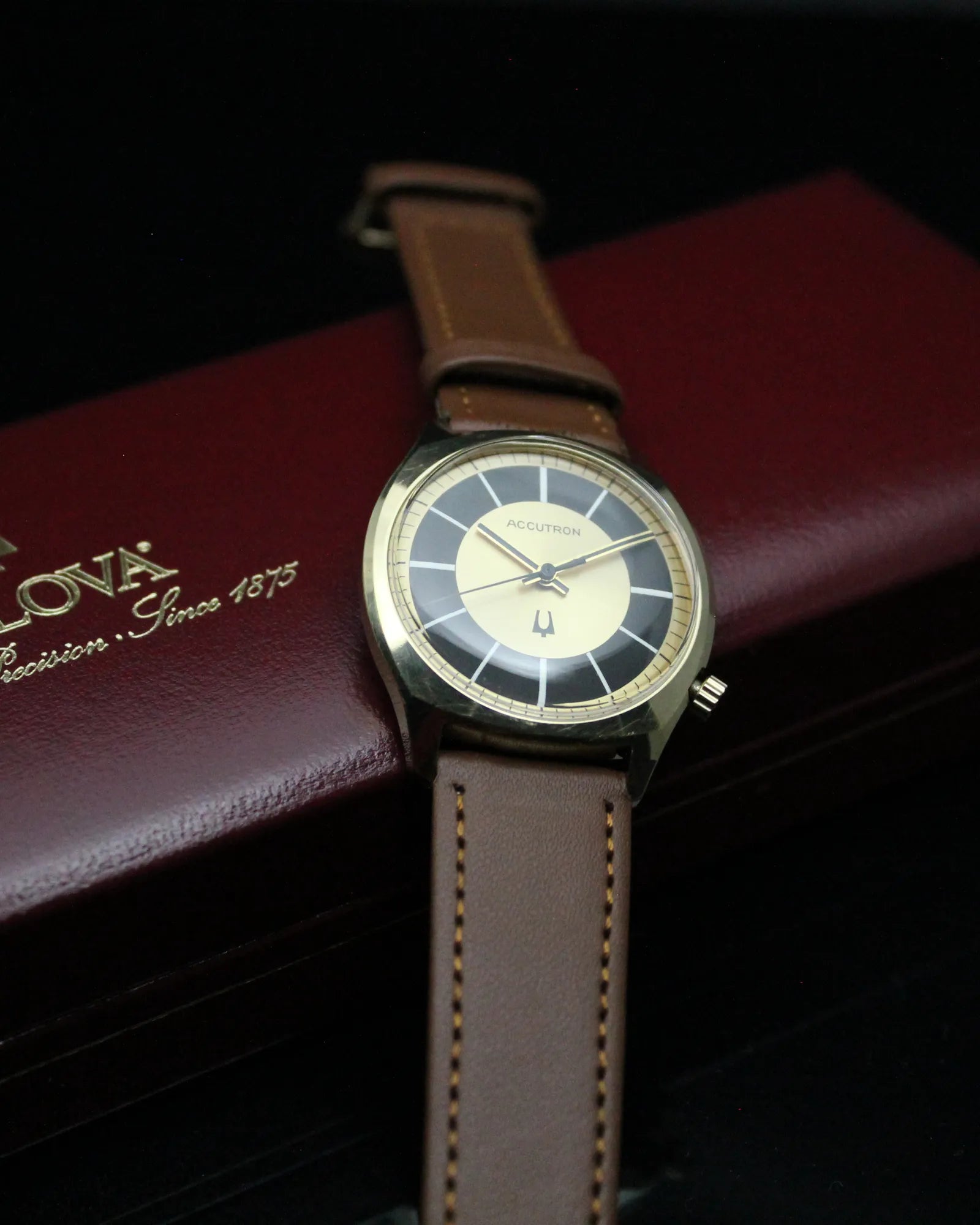 Bulova Accutron 'Space-Age' Gold Plated Tuning Fork - N1 - (1971)