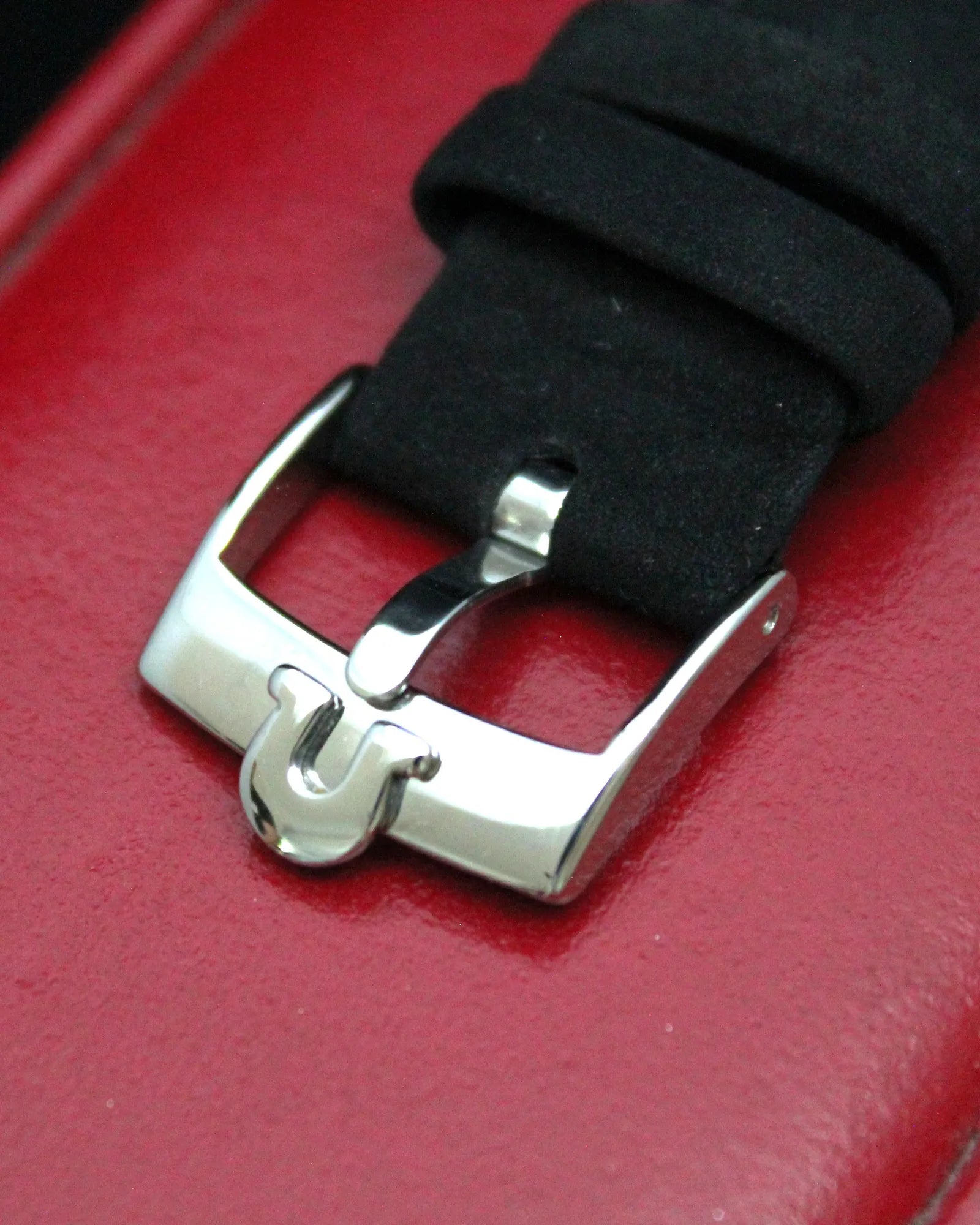 Omega 'C-shape' Quartz Dress Watch - Ref.196.0121 - (1978)
