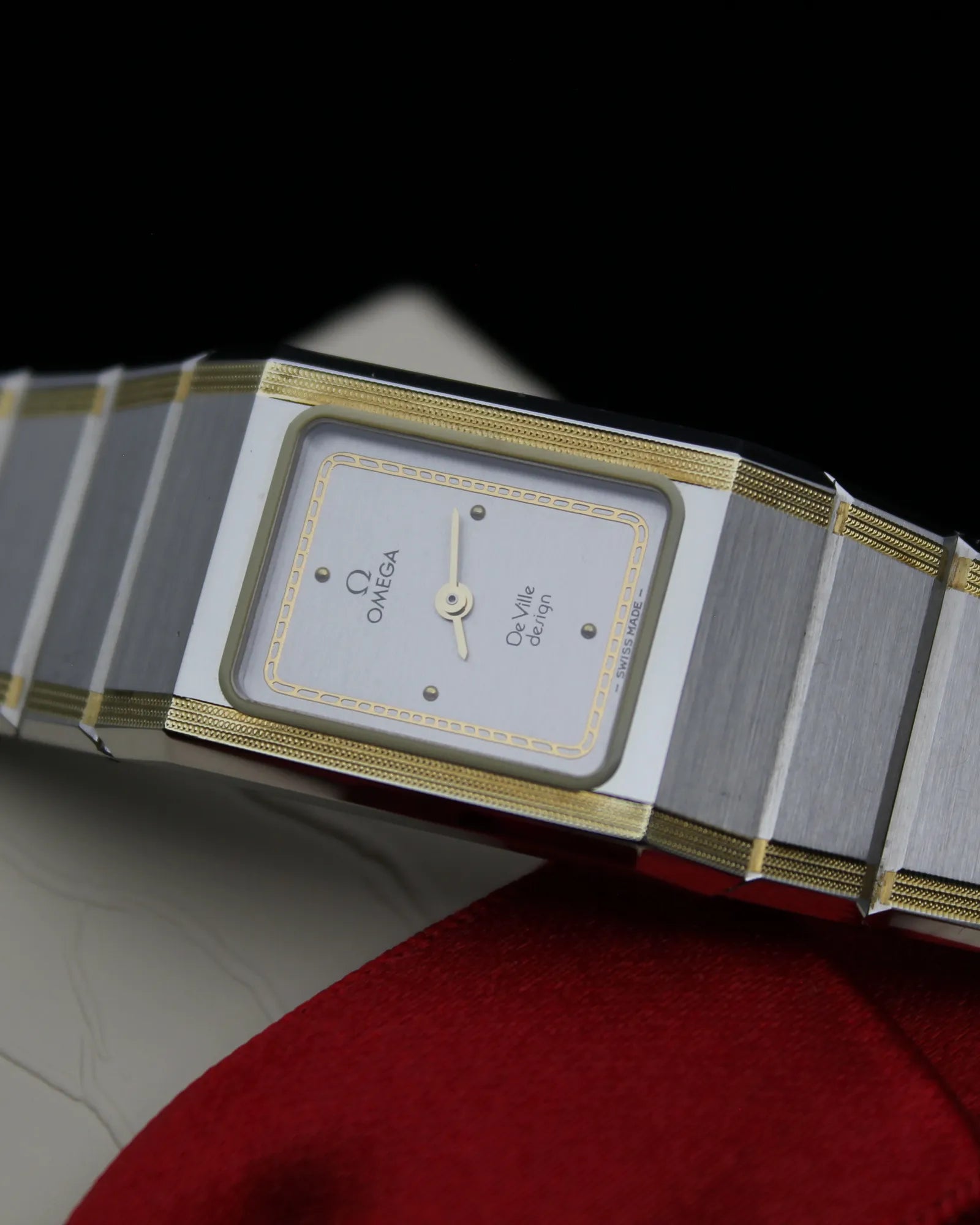 Omega De Ville Design Gold Plated - Ref.595.0034/795.0820 - Cal.1387 - (1982)