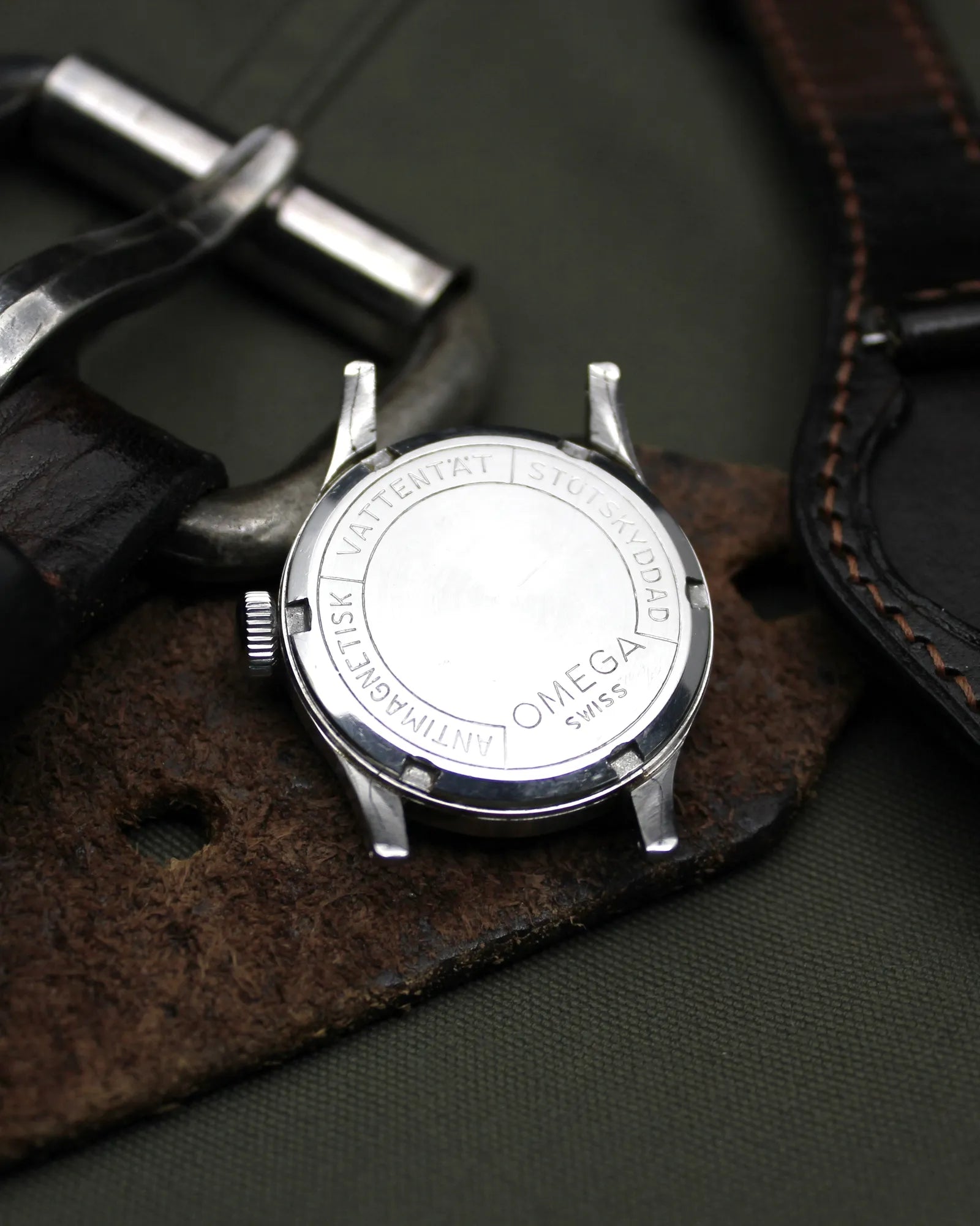 Omega Officer Military 'Tropical' - Ref.2299 - Cal.26.5 - (1943)