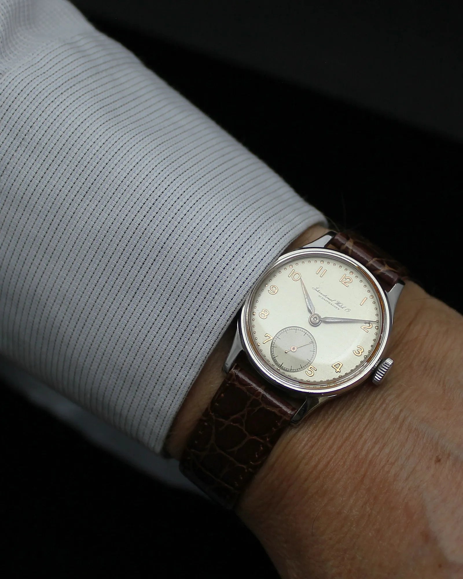 IWC Classic Calatrava Embossed Mid-Size Dress - Ref. 307 - Cal.88 - (1948)