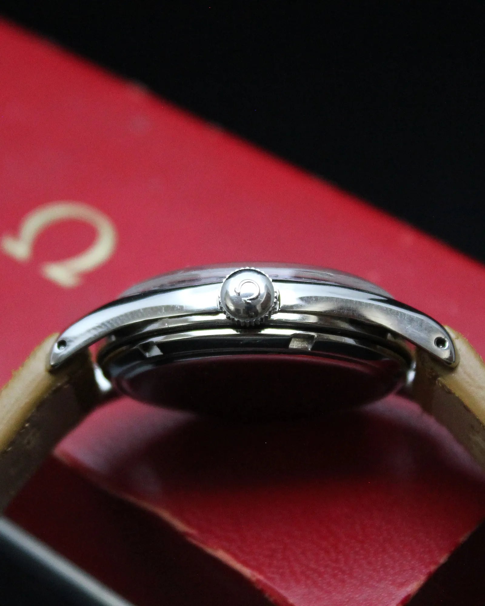 Omega 'Black & Gold' Classic Dress - Ref. 2640 - Cal.283 - (1953)