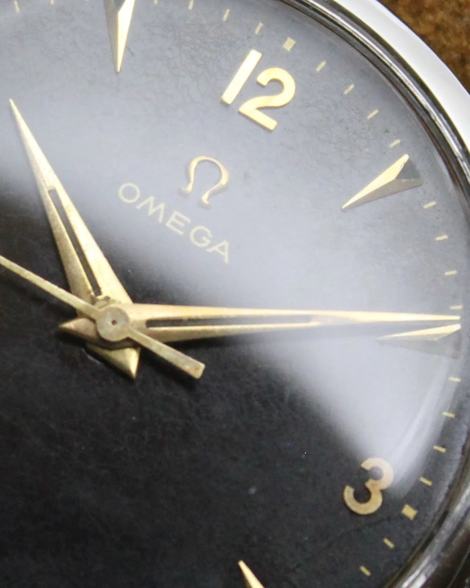 Omega 'Black & Gold' Classic Dress - Ref. 2640 - Cal.283 - (1953)