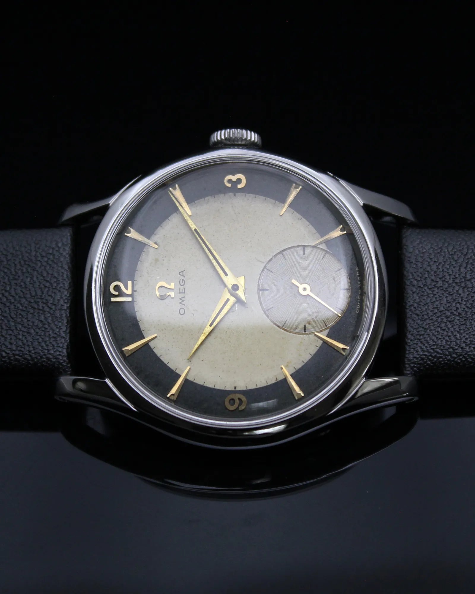 Omega Classic 'Bullseye Tuxedo Jumbo' - Ref. 2639 - Cal.266 - (1954)