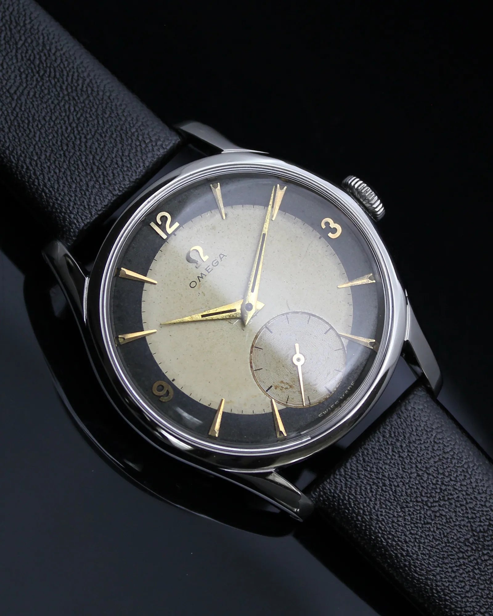 Omega Classic 'Bullseye Tuxedo Jumbo' - Ref. 2639 - Cal.266 - (1954)