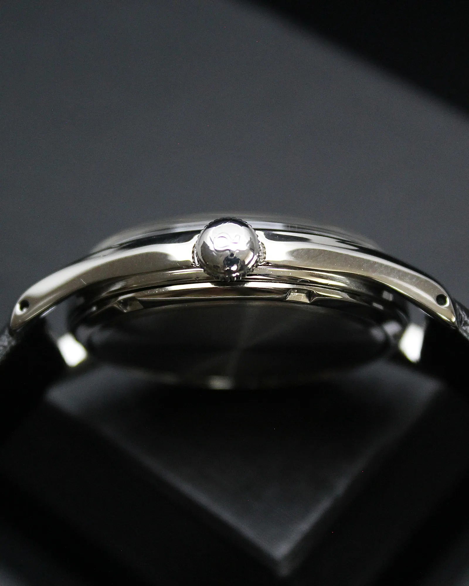 Omega Classic 'Bullseye Tuxedo Jumbo' - Ref. 2639 - Cal.266 - (1954)