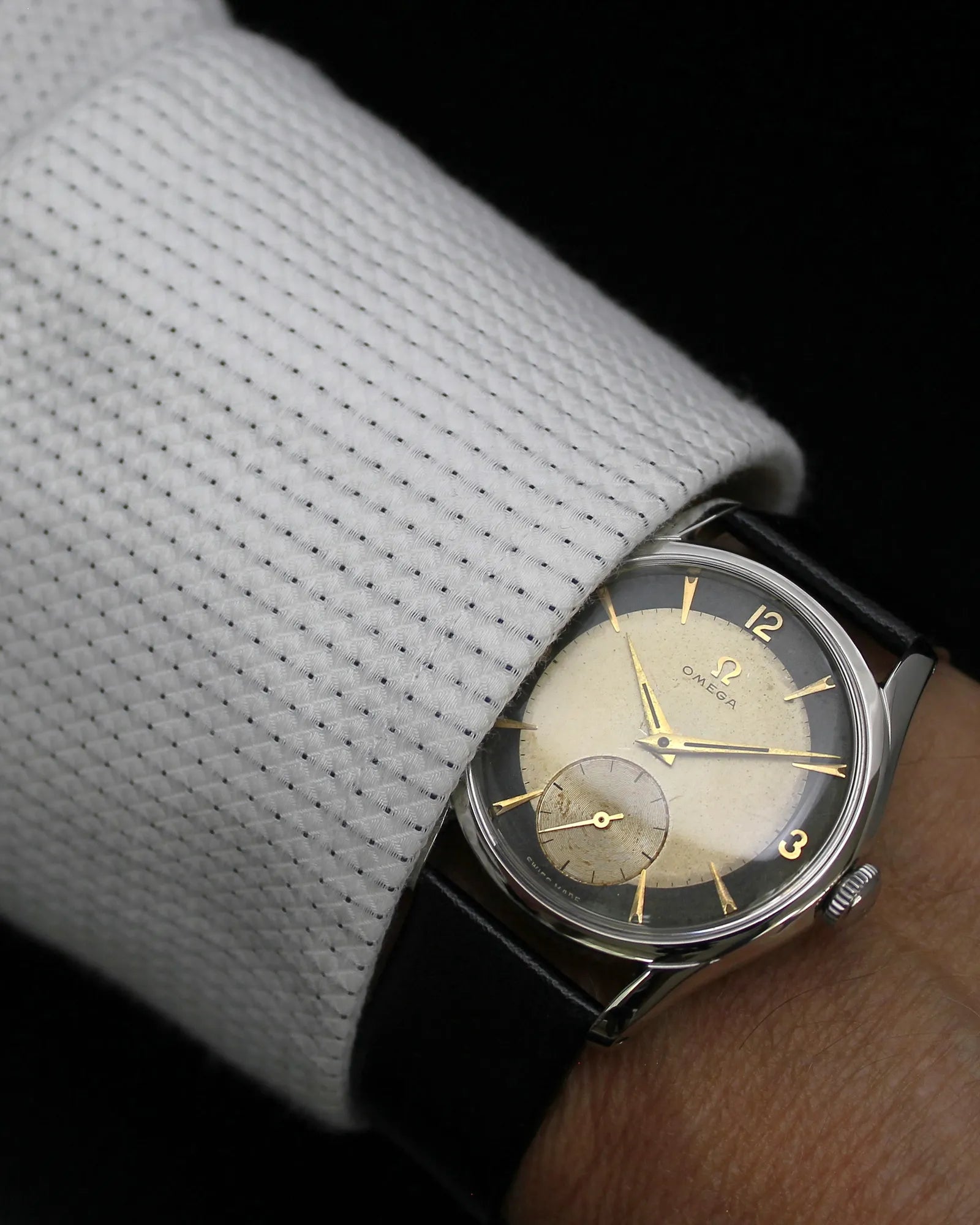 Omega Classic 'Bullseye Tuxedo Jumbo' - Ref. 2639 - Cal.266 - (1954)
