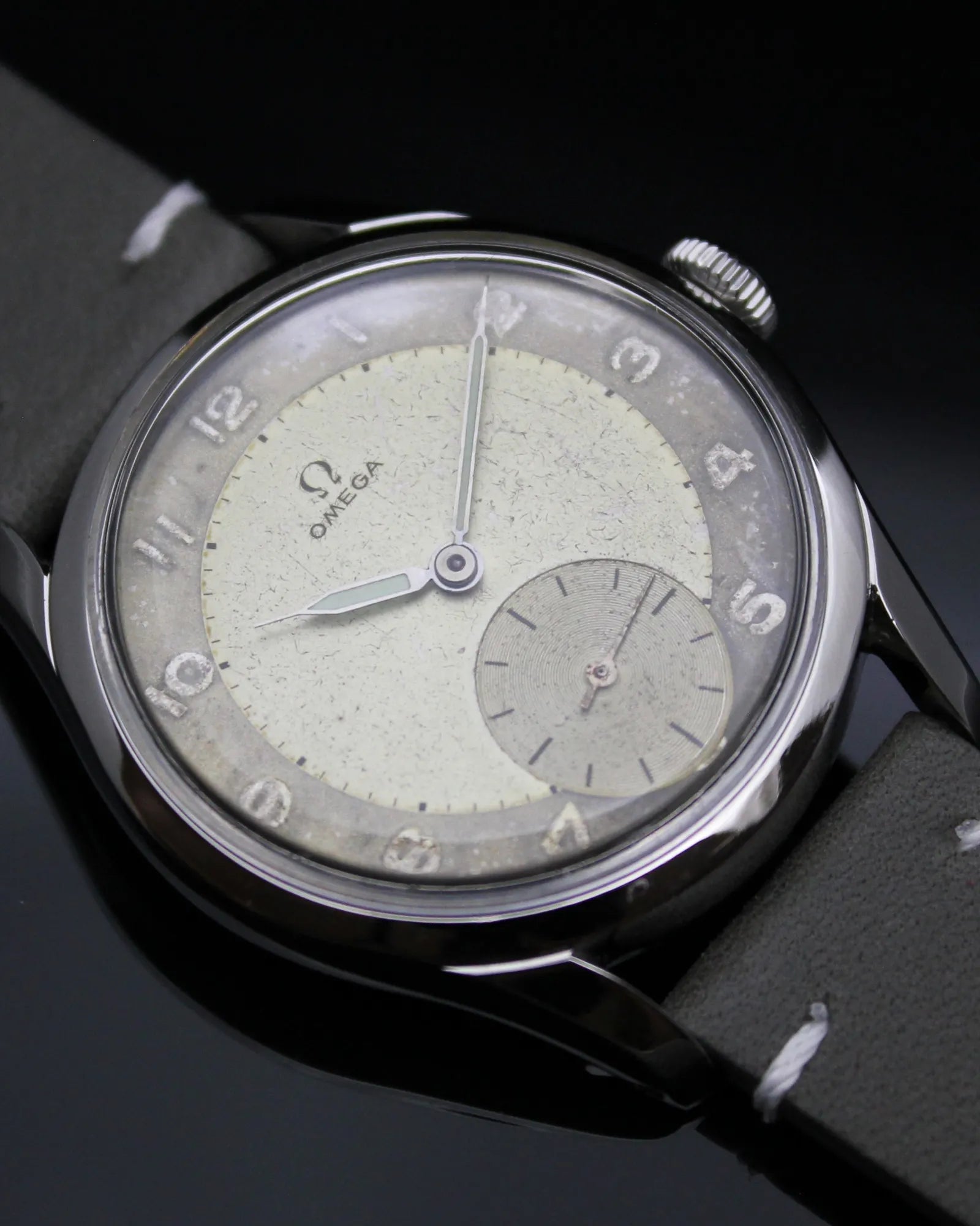Omega Grey & Beige Bullseye 'Jumbo' - Ref.2639 - Cal.265 - (1950)