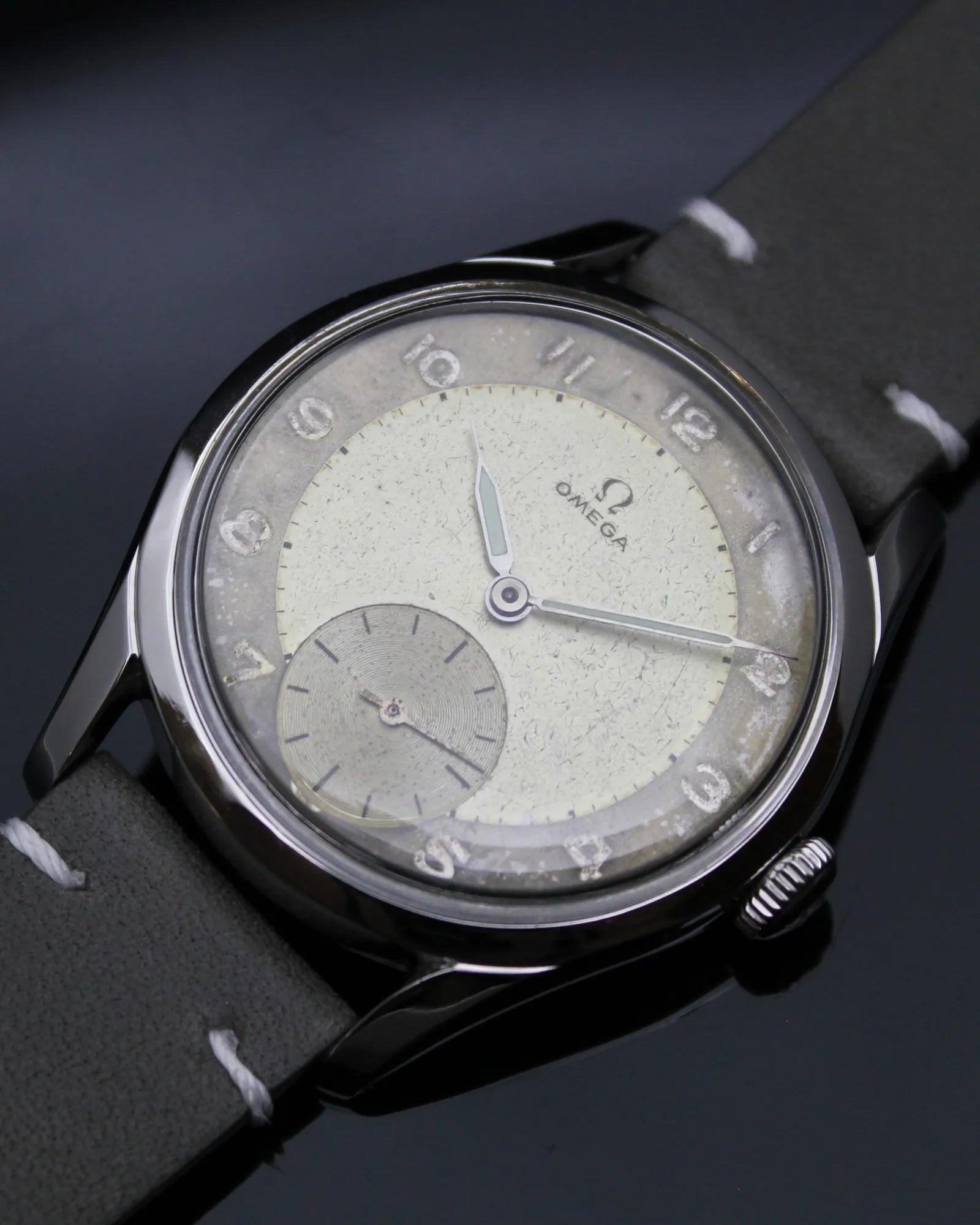 Omega Grey & Beige Bullseye 'Jumbo' - Ref.2639 - Cal.265 - (1950)
