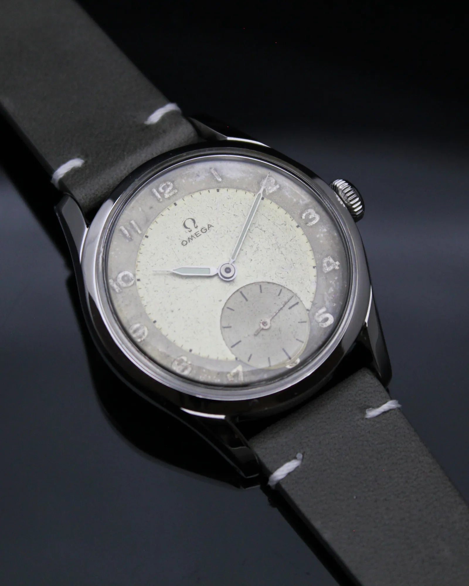 Omega Grey & Beige Bullseye 'Jumbo' - Ref.2639 - Cal.265 - (1950)