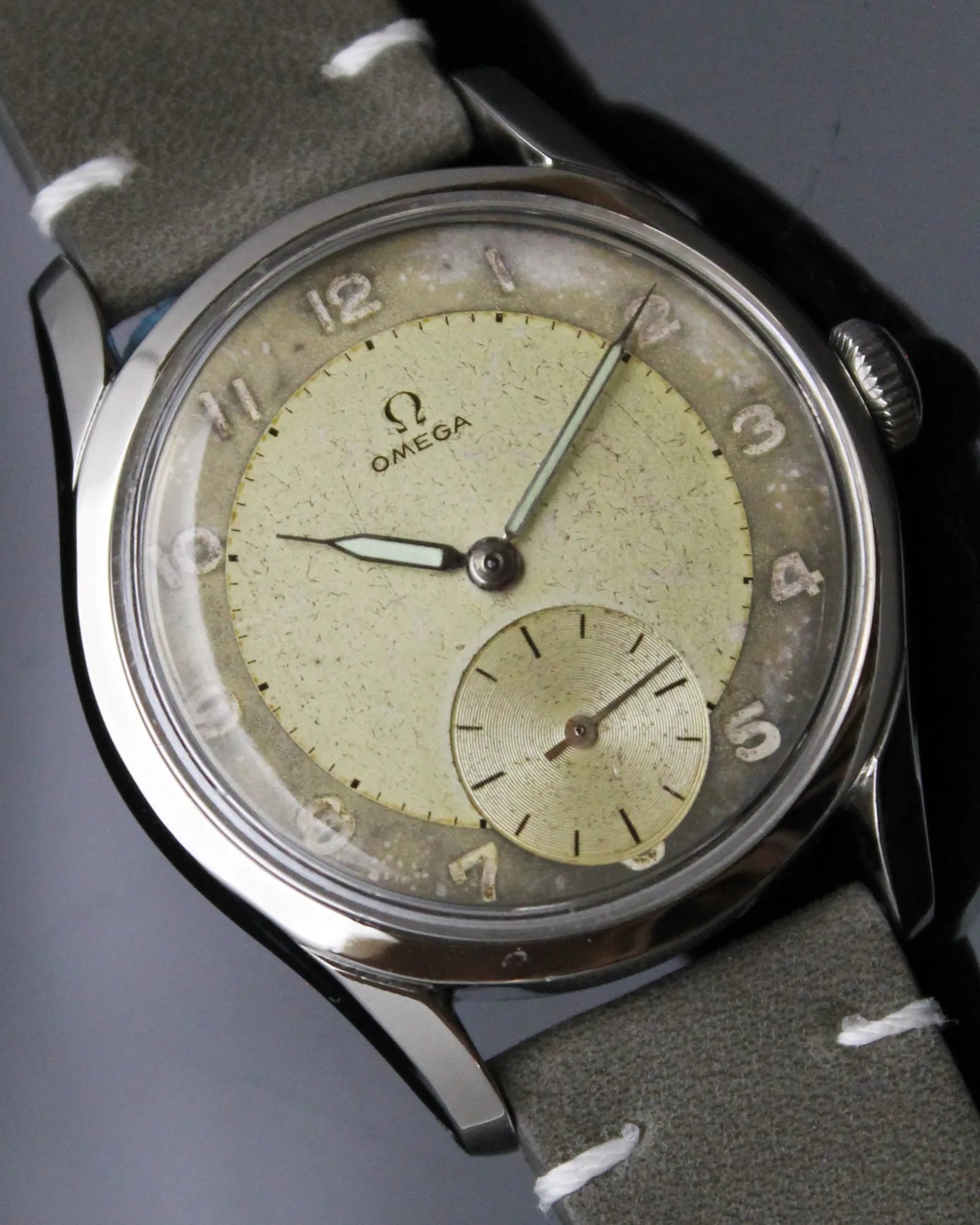 Omega Grey & Beige Bullseye 'Jumbo' - Ref.2639 - Cal.265 - (1950)