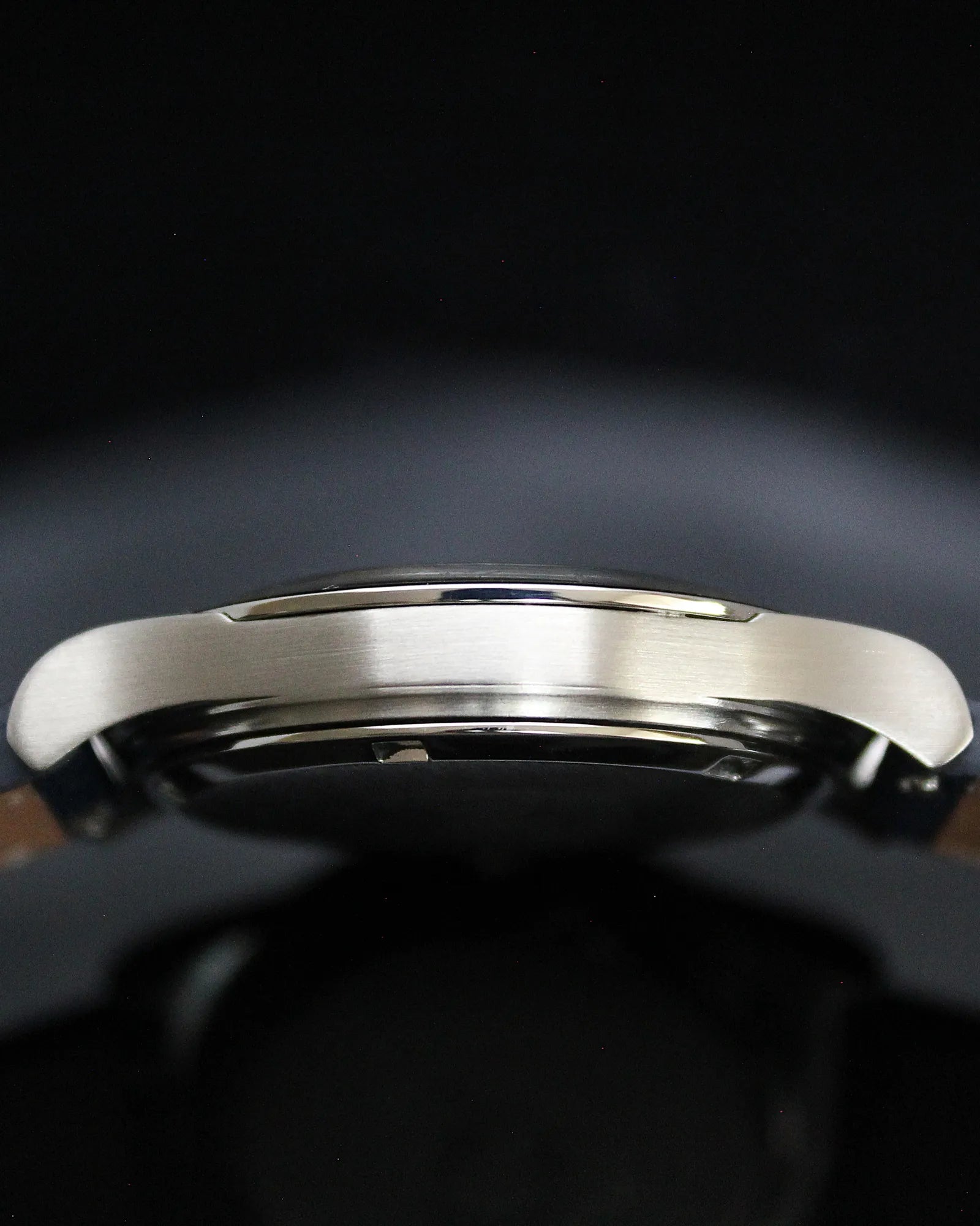 Omega Geneve Date 'Deep Blue' - Ref. 136.0102 - Cal.1030 - (1972)