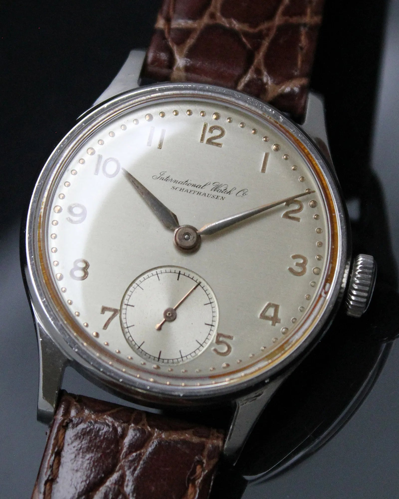 IWC Classic Calatrava Embossed Mid-Size Dress - Ref. 307 - Cal.88 - (1948)