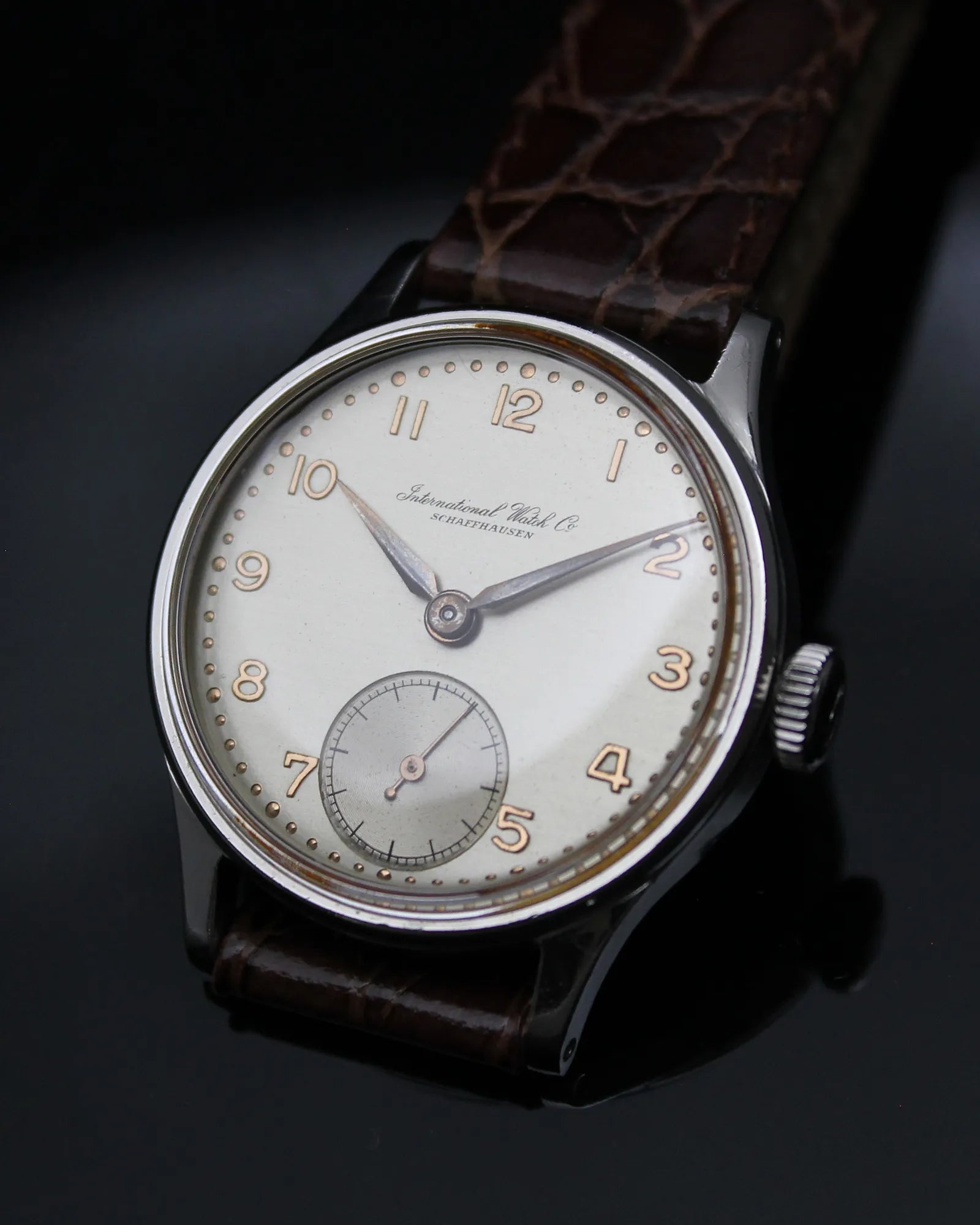 IWC Classic Calatrava Embossed Mid-Size Dress - Ref. 307 - Cal.88 - (1948)