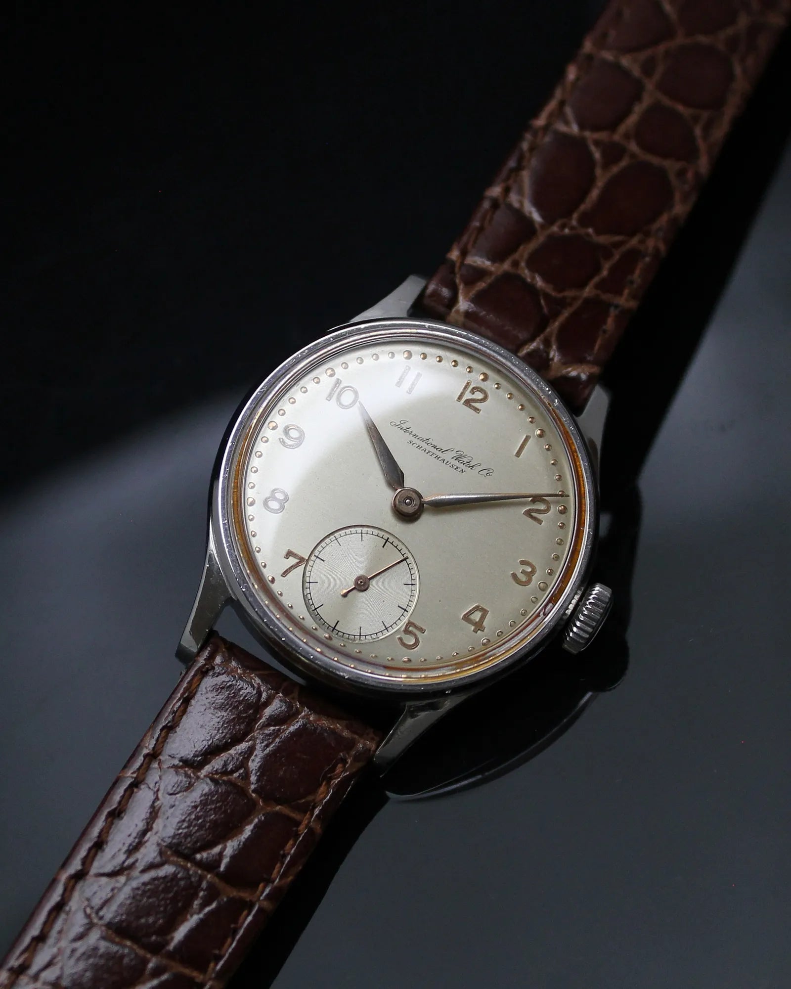 IWC Classic Calatrava Embossed Mid-Size Dress - Ref. 307 - Cal.88 - (1948)